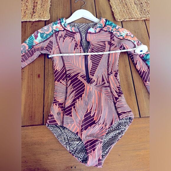 Maaji Tropical Long Sleeve Swimsuit reversible rash guard; small rare! - Picture 5 of 12